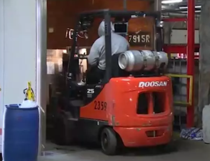 Understanding Essential Loading Dock Safety Measures – Oudella
